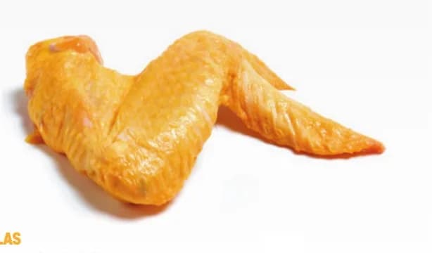 Alas de pollo de crecimiento lento